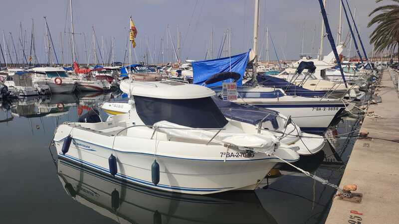 Boat for fishing tours in Barcelona 1