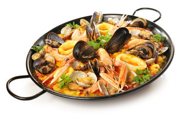 Fish paella on board for the romantic sailing experience
