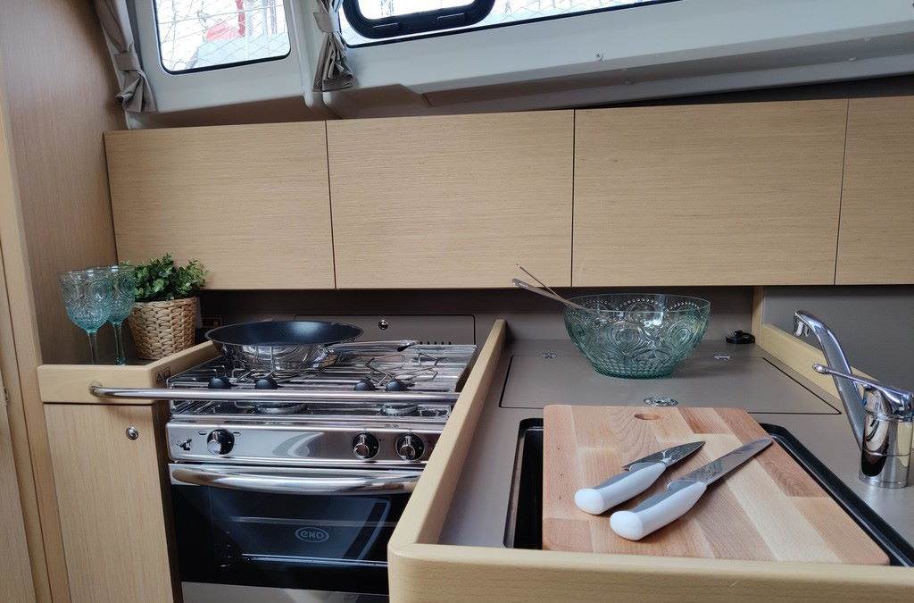 The kitchen of the sailboat